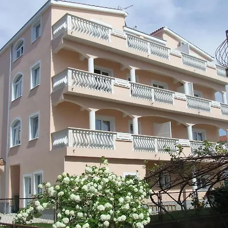 & Ana 2 Apartment